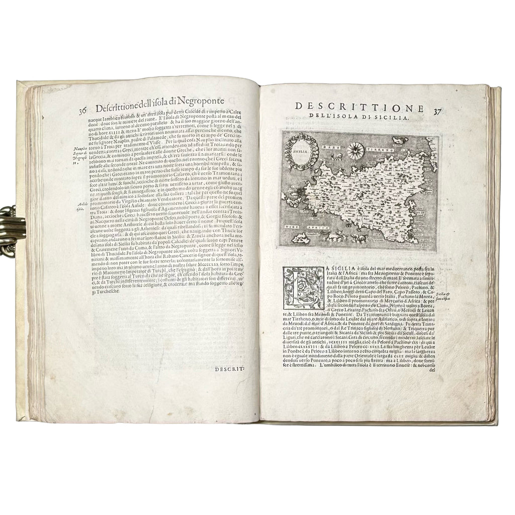 L'isole più famose del mondo by Porcacchi, Tommaso: a noteworthy detail captured from the 1572 illustrated wonders edition